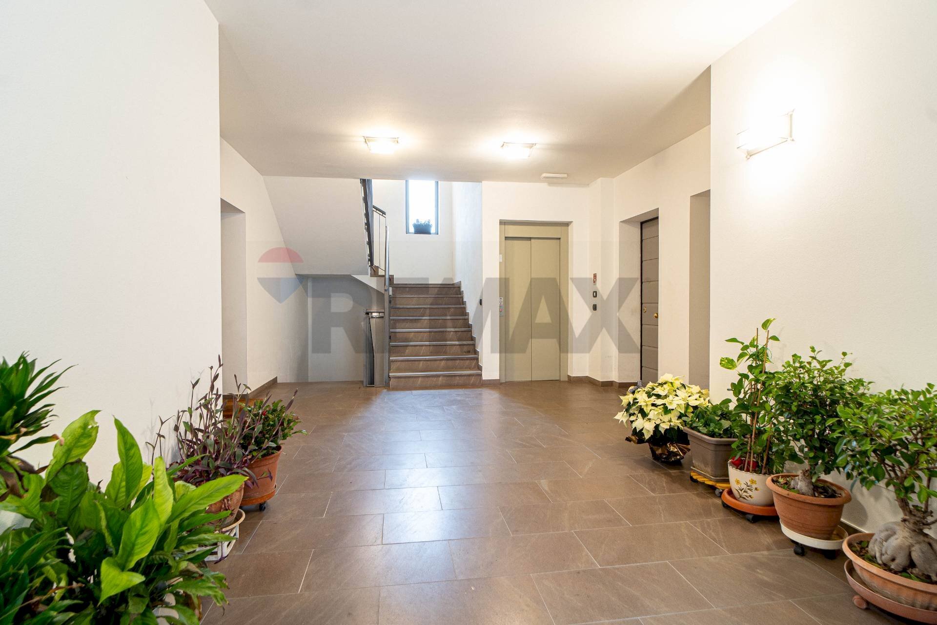 Ricezione / Lobby - Three-room apartment VIA DONELLA ROSSI
 
3, Sala Baganza - photo 3