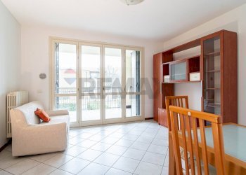 Sala da pranzo - Trilocale VIA DONELLA ROSSI
 
3, Sala Baganza - foto 4