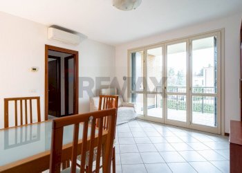 Sala da pranzo - Trilocale VIA DONELLA ROSSI
 
3, Sala Baganza - foto 6