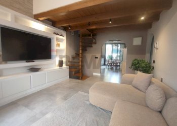 Soggiorno - Villa a Schiera via leonardo da vinci
 
26, Fino Mornasco - foto 8