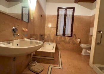 Bagno - Casa indipendente Viale Resistenza
 
11, Rolo - foto 6
