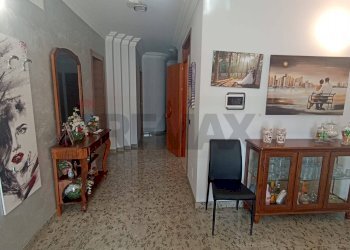 Hall / corridoio - Casa semi indipendente degli abeti
 
15, Comiso - foto 16