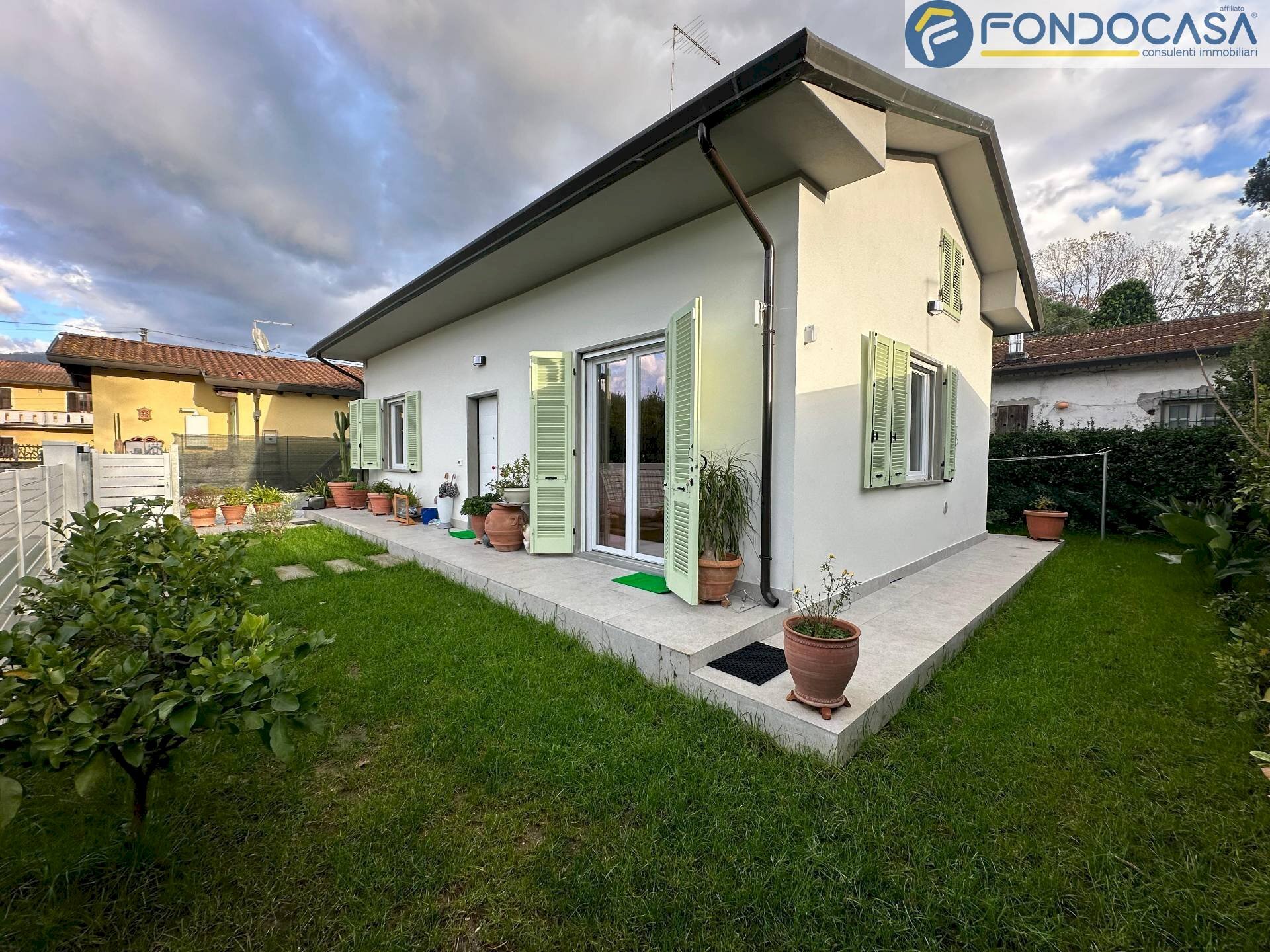 facciata - Casa indipendente Via san Domenichino, Massa - foto 1