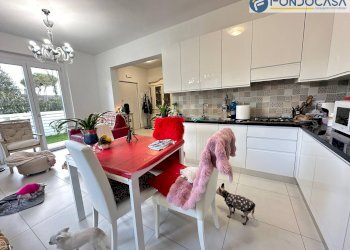 soggiorno e zona pranzo - Casa indipendente Via san Domenichino, Massa - foto 4