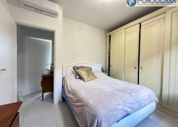 camera da letto matrimoniale - Casa indipendente Via san Domenichino, Massa - foto 7