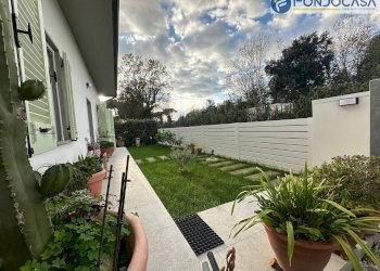 giardino - Casa indipendente Via san Domenichino, Massa - foto 15