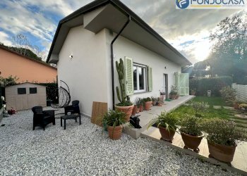 posti auto - Casa indipendente Via san Domenichino, Massa - foto 16