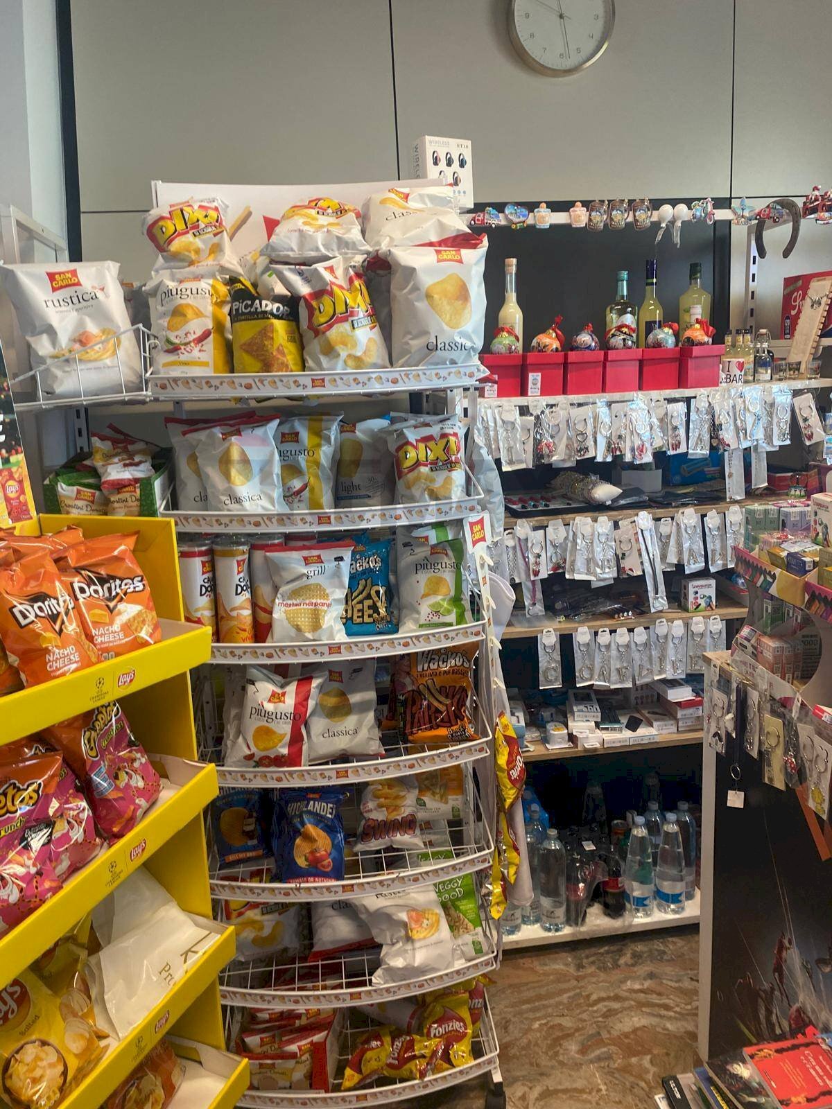 Dispensa di stoccaggio - Commercial Activity Corso Antonio De Tullio, Bari - photo 3