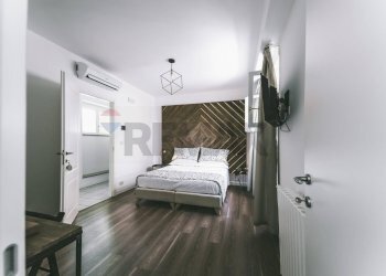 Camera / camera da letto - Attività Commerciale Corso Umberto I
 
98, Molfetta - foto 4