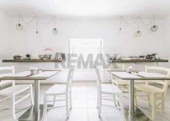 Sala da pranzo - Attività Commerciale Corso Umberto I
 
98, Molfetta - foto 6