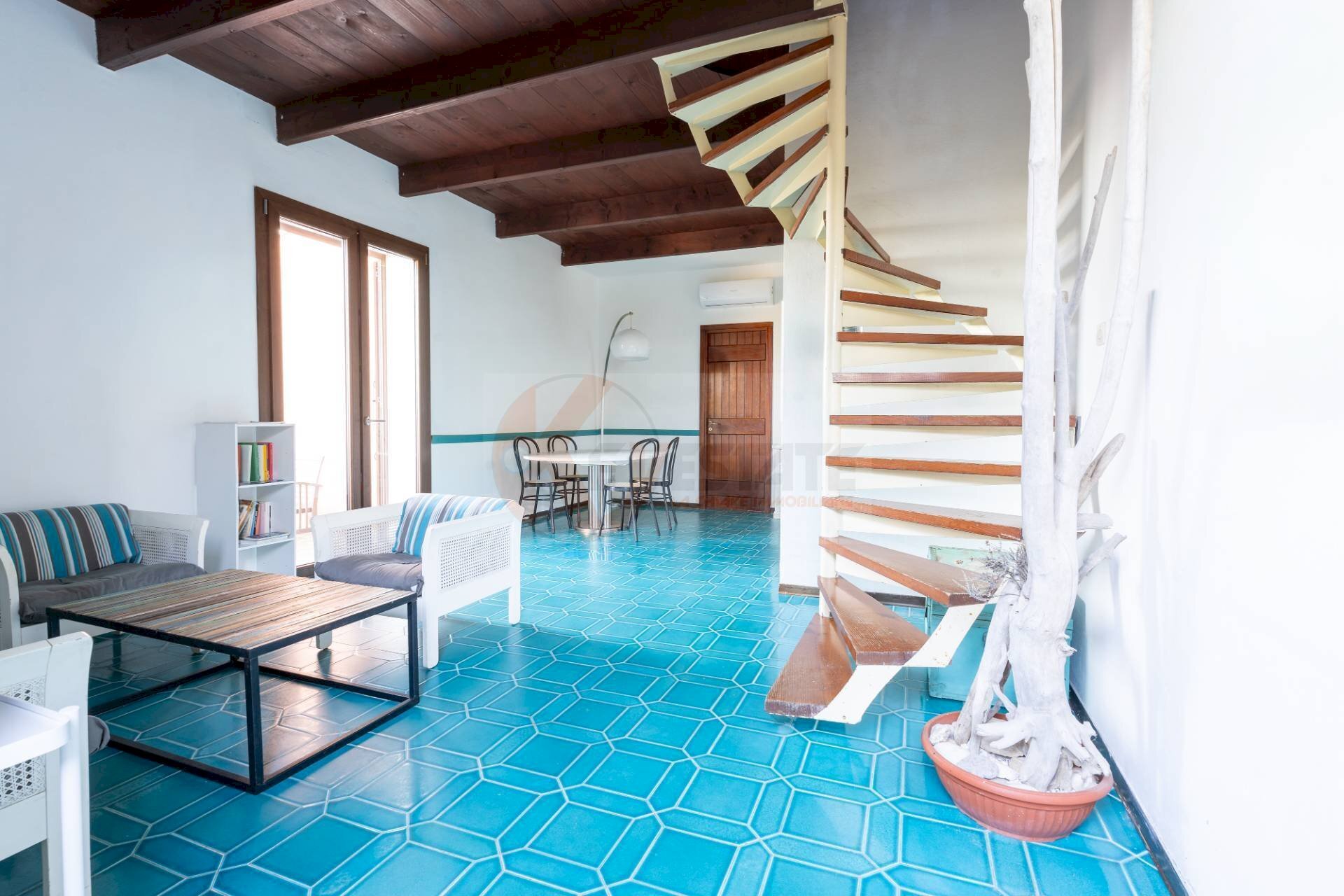 Foto 2 - Villa a Schiera viale la pelosa
 
1a, Stintino - foto 2