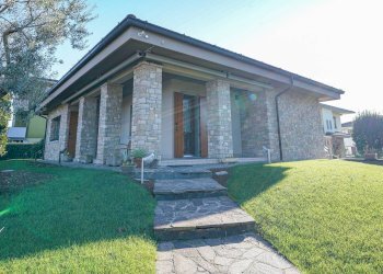 Foto 2 - Villa SCARPAVENTO
 
1, Spirano - foto 2