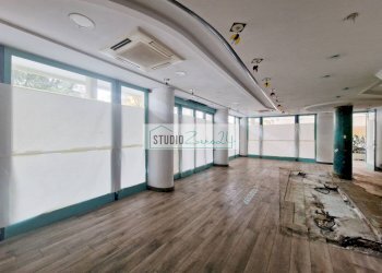 Foto 4 - Commercial Premises Viale Cristoforo Colombo, Camaiore - photo 4