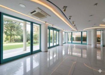 Foto 5 - Commercial Premises Viale Cristoforo Colombo, Camaiore - photo 5