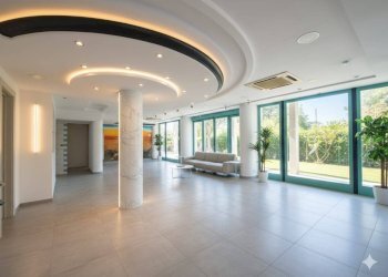 Foto 9 - Commercial Premises Viale Cristoforo Colombo, Camaiore - photo 9