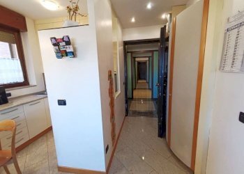 Corridoio - Bilocale via Sapri, 9, Milano (zona Musocco) - foto 6