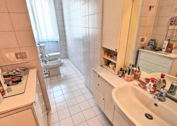 Bagno - Quadrilocale corso Galileo Ferraris, 130, Torino (zona Crocetta) - foto 12