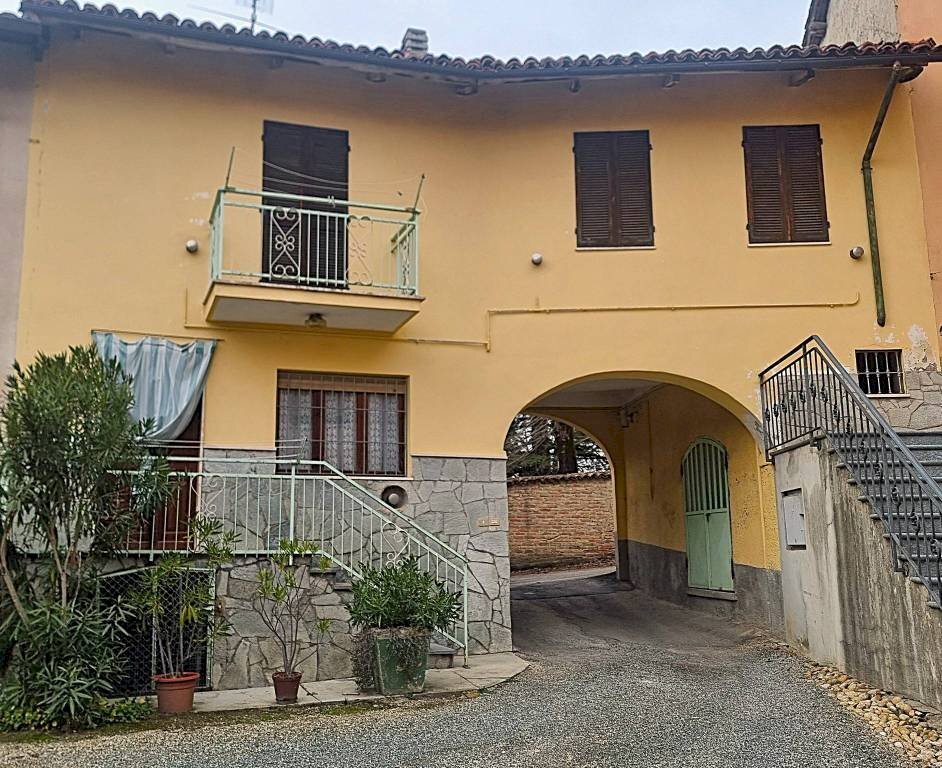 Facciata - Rustico via Edoardo Ravazza, Mombercelli - foto 3