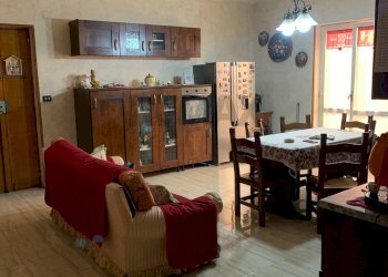 Sala da pranzo - Quadrilocale Via Labriola
 
22, Mugnano di Napoli - foto 4