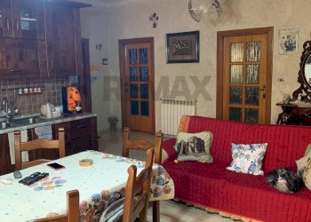 Sala da pranzo - Quadrilocale Via Labriola
 
22, Mugnano di Napoli - foto 5