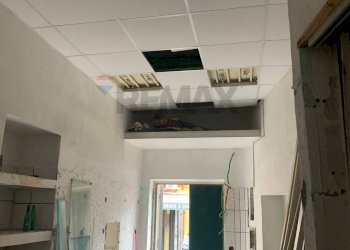 Edificio all\'aperto - Commercial Premises Via Antonio Cacciapuoti
 
10, Pozzuoli - photo 4