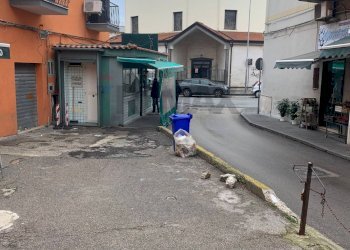 Edificio all\'aperto - Locale Commerciale Via Antonio Cacciapuoti
 
10, Pozzuoli - foto 2