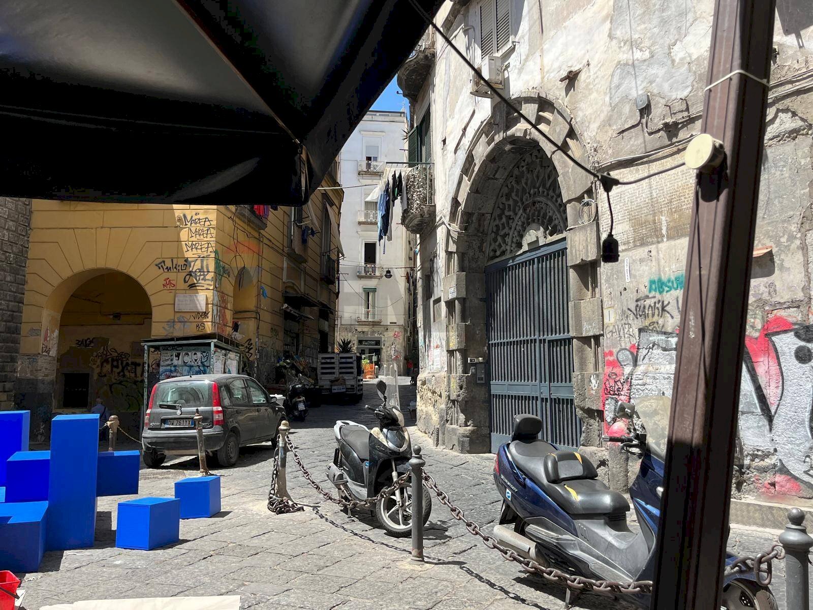 Edificio all\'aperto - Commercial Premises Piazzetta Teodoro Monticelli
 
2, Napoli - photo 1