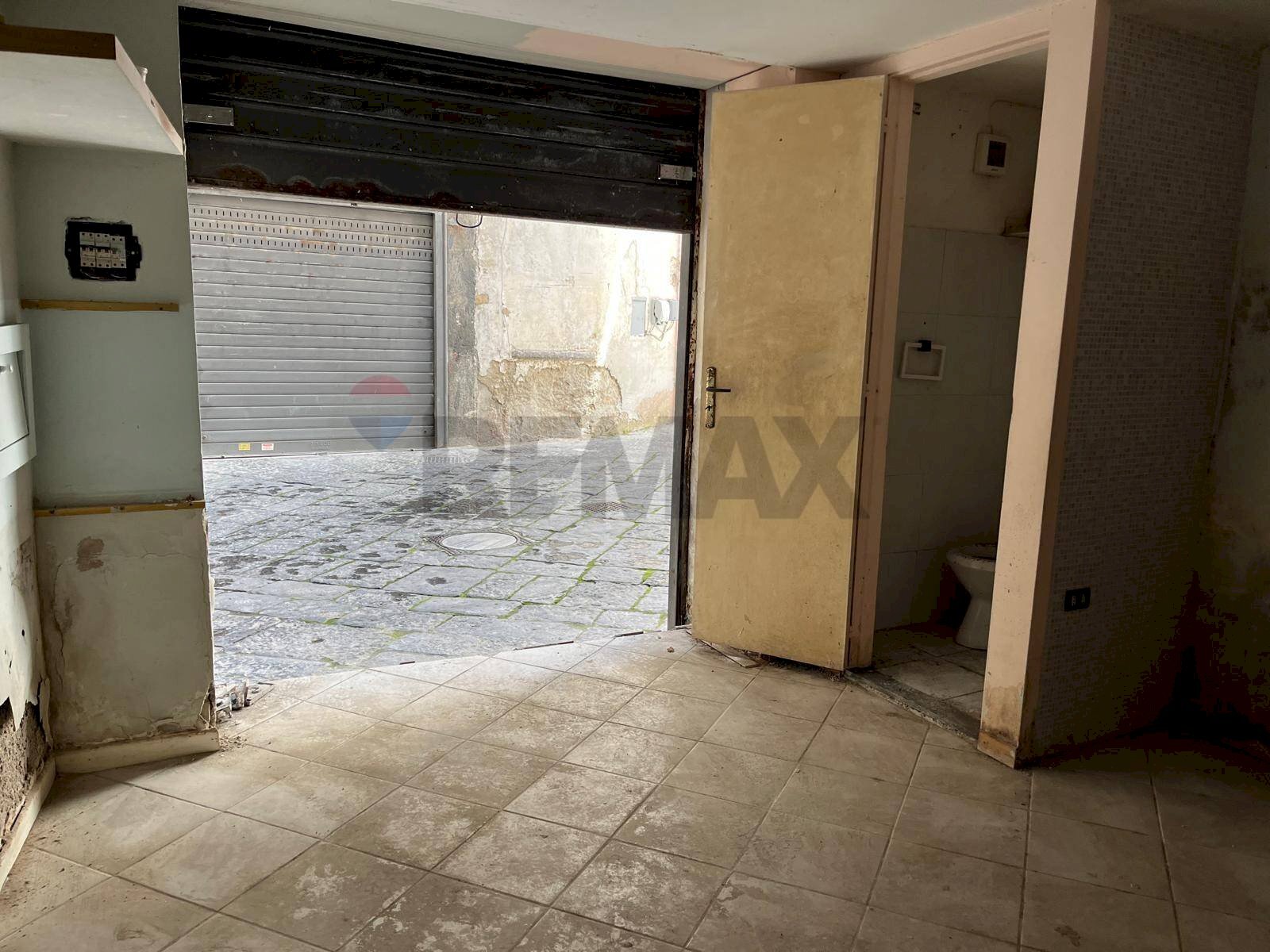 Stanza vuota - Commercial Premises Piazzetta Teodoro Monticelli
2, Napoli - photo 3