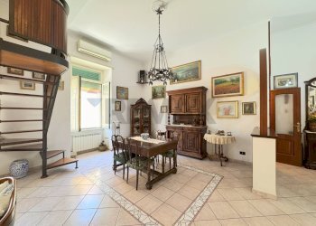 Sala da pranzo - Quadrilocale Via Tasso
 
169, Napoli - foto 3