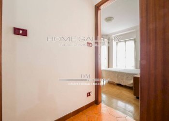 Corridoio - Quadrilocale via Gian Battista Monti, 26, Genova (zona Sampierdarena) - foto 12