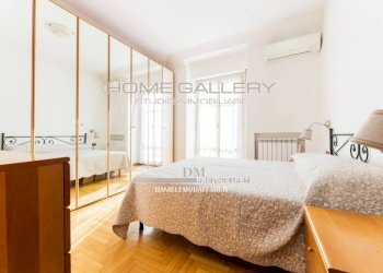 Camera da letto - Quadrilocale via Gian Battista Monti, 26, Genova (zona Sampierdarena) - foto 13