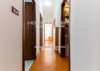 Corridoio - Quadrilocale via Gian Battista Monti, 26, Genova (zona Sampierdarena) - foto 23