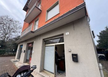 Facciata - Negozio via Giuseppe Garibaldi, 31, Casalecchio di Reno - foto 5