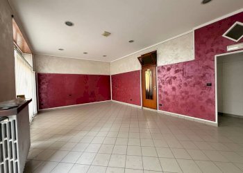 Interno non residenziale - Negozio piazza Comunale, 3, Scalenghe - foto 5
