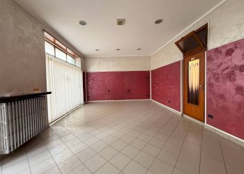 Stanza non arredata - Negozio piazza Comunale, 3, Scalenghe - foto 6