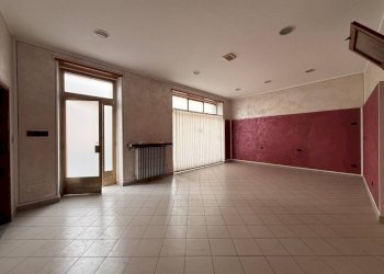 Stanza non arredata - Negozio piazza Comunale, 3, Scalenghe - foto 8