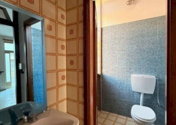 Bagno - Negozio piazza Comunale, 3, Scalenghe - foto 12