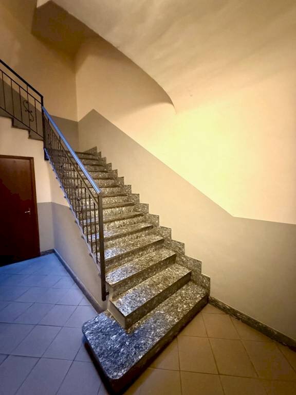 Interno palazzo - Quadrilocale via Gardezzana, 10, Carmagnola - foto 3