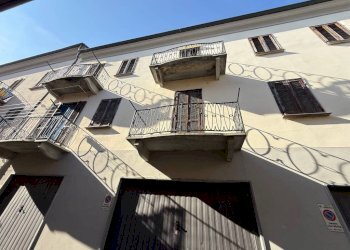 Facciata - Quadrilocale via Gardezzana, 10, Carmagnola - foto 2