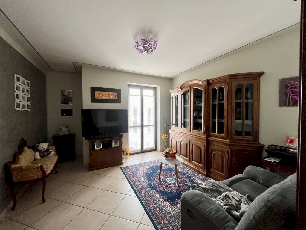 Salone - Villa via Don Giovanni Battista Sapino, 31/1, Carmagnola - foto 3