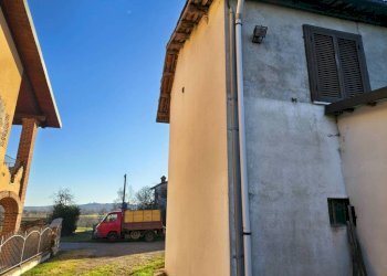 Facciata - Casa indipendente via Vecchia di Cuneo, 48, Mondovì - foto 5