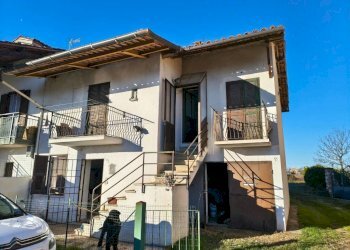 Facciata - Casa indipendente via Vecchia di Cuneo, 48, Mondovì - foto 6
