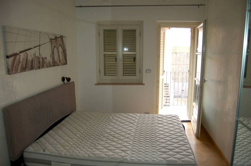 Camera da letto - Bilocale via Giuseppe Avezzana, Chieri - foto 3