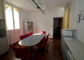 Stanza arredata - Ufficio Bologna (zona Irnerio) - foto 4