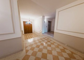 Interno palazzo - Appartamento via dell'Erba, 10, Alessandria - foto 4