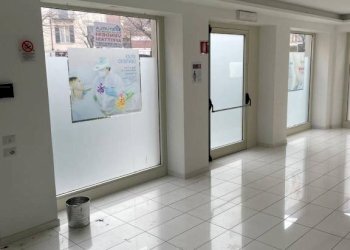 Interno non residenziale - Shop via San Lorenzo, 113, Alessandria - photo 2