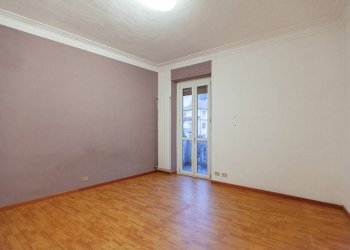 Camera da letto - Bilocale via Mirabello, 8, Torino (zona Madonna del Pilone) - foto 5