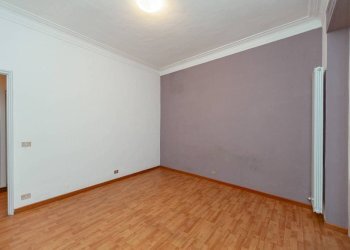 Camera da letto - Bilocale via Mirabello, 8, Torino (zona Madonna del Pilone) - foto 9