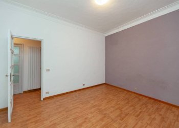 Camera da letto - Bilocale via Mirabello, 8, Torino (zona Madonna del Pilone) - foto 10