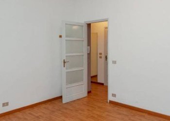 Camera da letto - Bilocale via Mirabello, 8, Torino (zona Madonna del Pilone) - foto 12